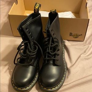Brand New never worn black DrMartens.Price isfirm.